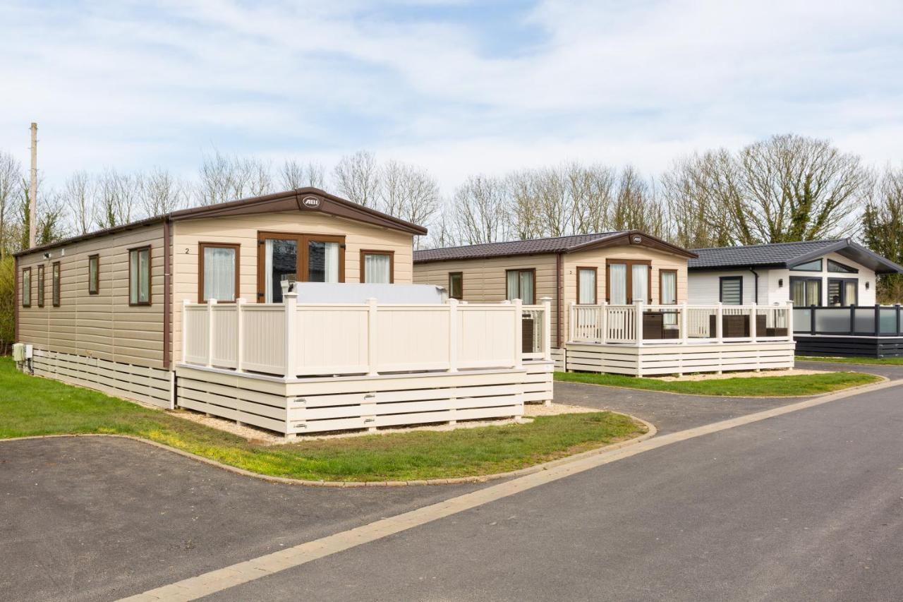Cottontail Lodge - Hot Tub - Pet Friendly South Cerney Exterior foto